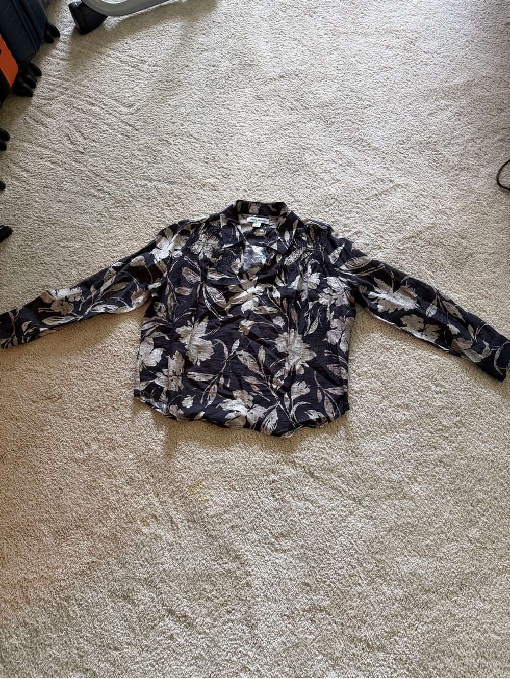 Woman’s Tommy Bahama Floral Long Sleeve Shirt - Black & Cream